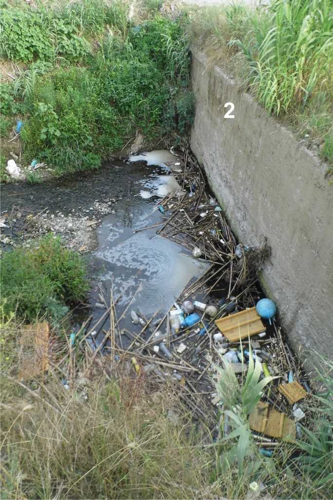ΡΕΜΑ ΠΟΥ ΔΙΕΡΧΕΤΑΙ ΑΠΌ ΤΗΝ ΠΕΡΙΟΧΉ ΚΑΤΩ ΑΠΟ ΤΙΣ ΕΠΑΓΓΕΛΑΜΤΙΚΕΣ ΣΧΟΛΕΣ ΤΟΥ ΟΑΕ