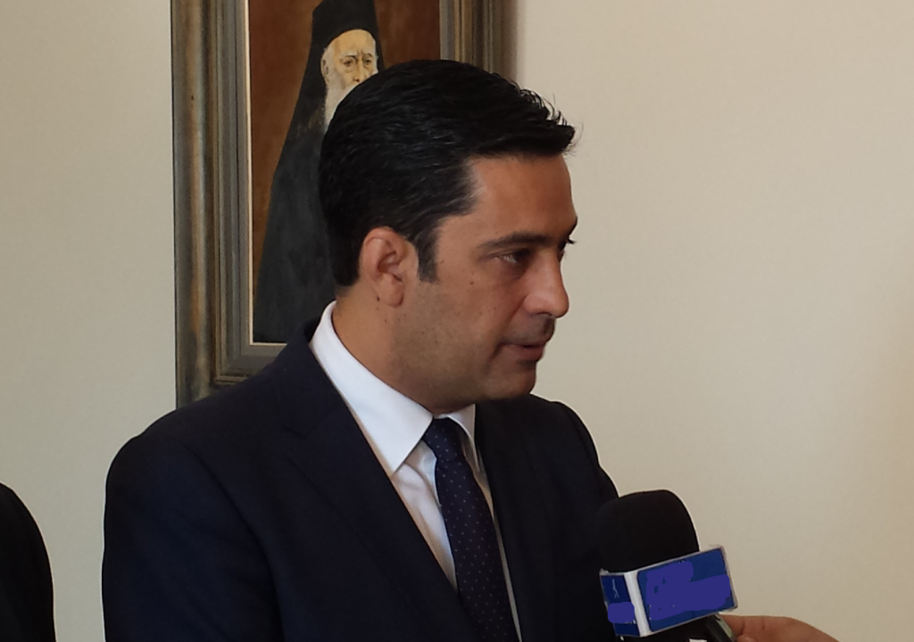 2015-28-10--14-59-24