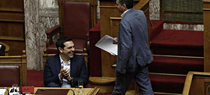 tsipras-tskalotos-xeirokrotima-708